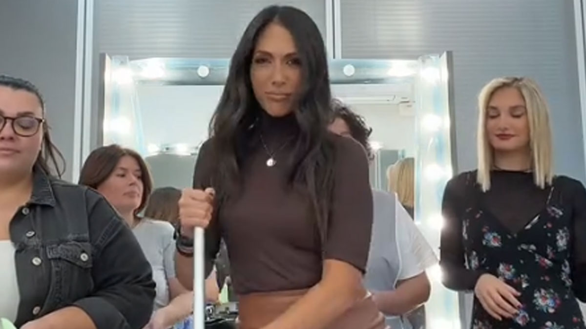 Ανθή Βούλγαρη: Ο χορός στο καμαρίνι της εκπομπής του MEGA με το τραγούδι της Φουρέιρα που έγινε viral