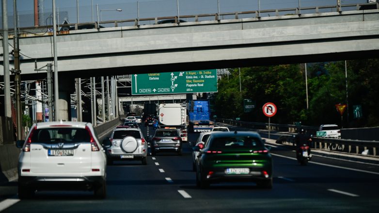 Μεγάλες καθυστερήσεις σε Αττική οδό και Κηφισό Μεγάλες καθυστερήσεις σε Αττική οδό και Κηφισό