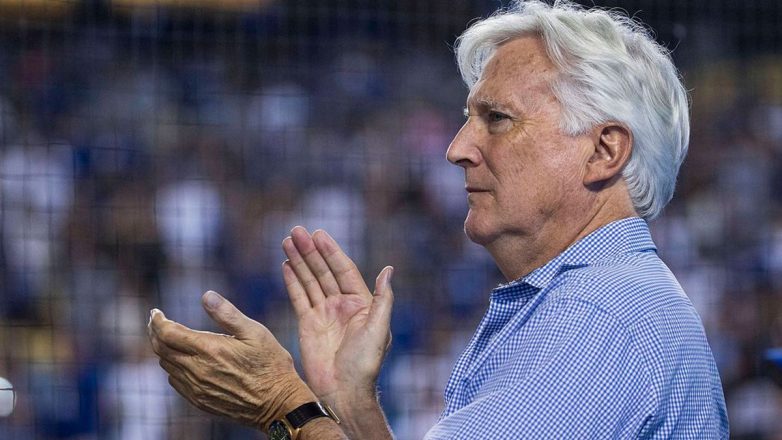 Ο Μαρκ Γουόλτερ αποκτά τον έλεγχο των Λος Άντζελες Λέικερς Ο Μαρκ Γουόλτερ αποκτά τον έλεγχο των Λος Άντζελες Λέικερς