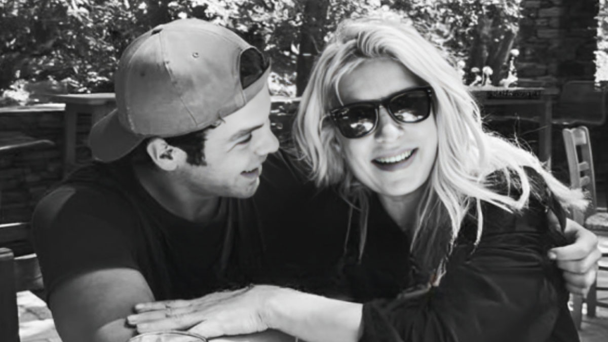 Άγγελος Λάτσιος: Η ανάρτησή του για τα γενέθλια της μητέρας του, Ελένης Μενεγάκη