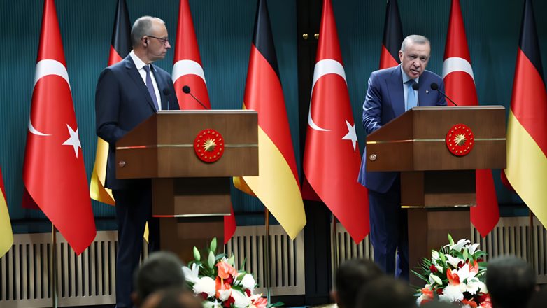 Κόντρα κορυφής Μερτς – Ερντογάν στην Άγκυρα Κόντρα κορυφής Μερτς – Ερντογάν στην Άγκυρα