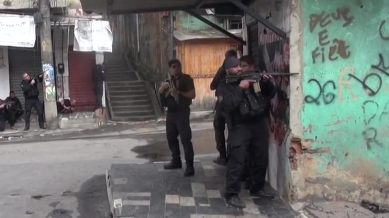 Ο πόλεμος των «Narcos» στις φαβέλες του Ρίο