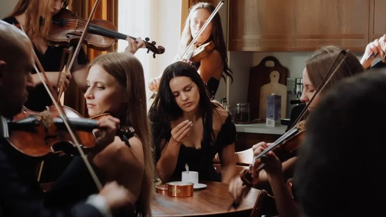 «Berghain»: Η επιστροφή της Rosalia περιέχει γερμανική όπερα και τόλμη «Berghain»: Η επιστροφή της Rosalia περιέχει γερμανική όπερα και τόλμη