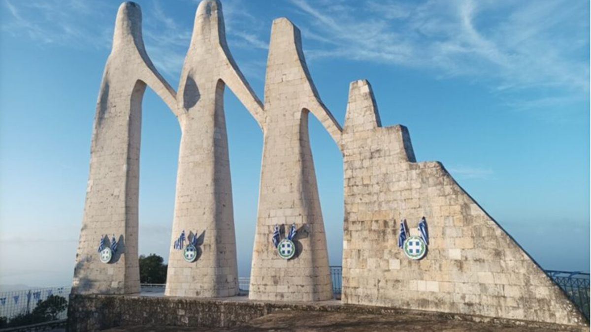 Πρέβεζα: Ο Χορός του Ζαλόγγου βανδαλίστηκε στο … «όνομα της πατρίδας»