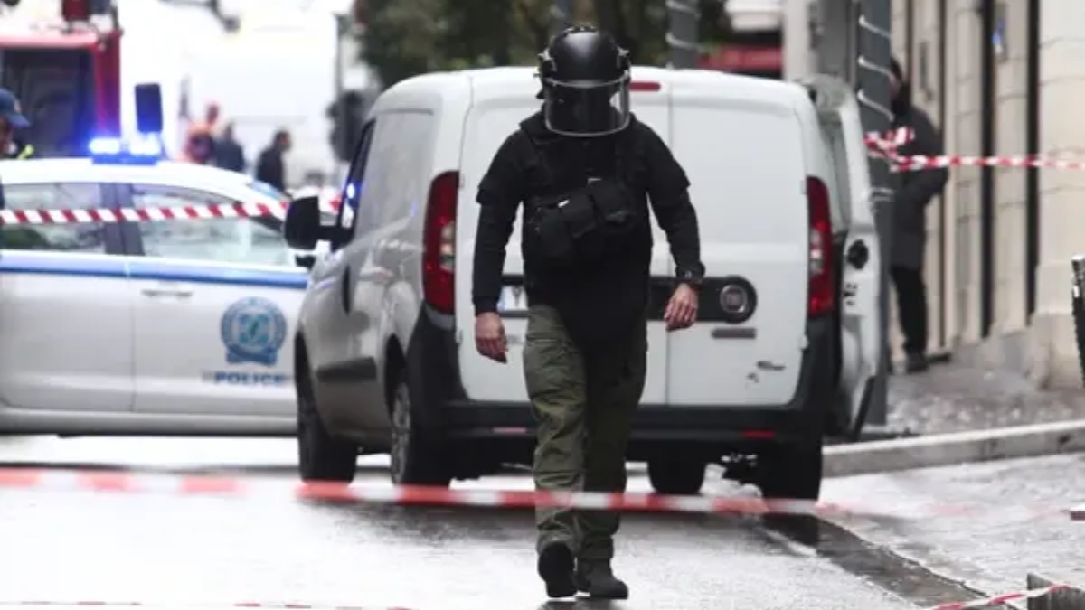 Λήξη συναγερμού στη Βασιλίσσης Σοφίας για το ύποπτο μηχανάκι