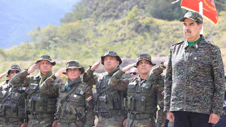 Η Βενεζουέλα στο χείλος του πολέμου με τις ΗΠΑ – Όπλα από τον Πούτιν ζήτησε ο Μαδούρο