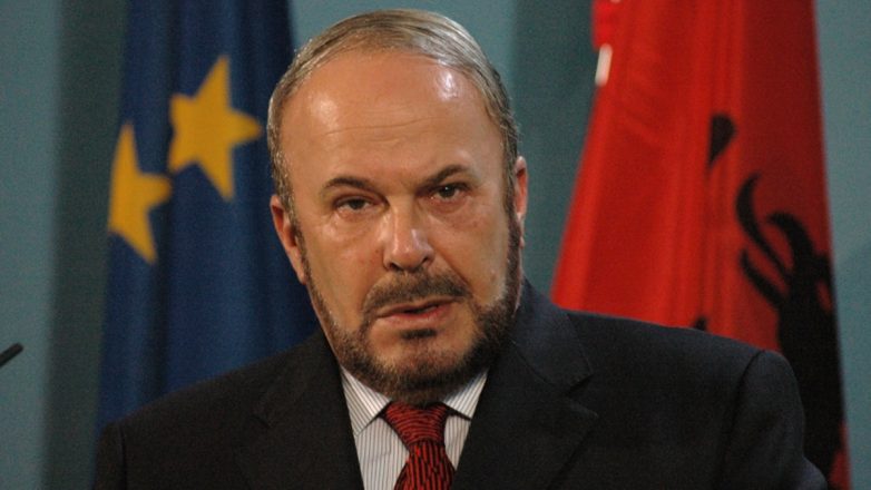 Πέθανε ο Φάτος Νάνο