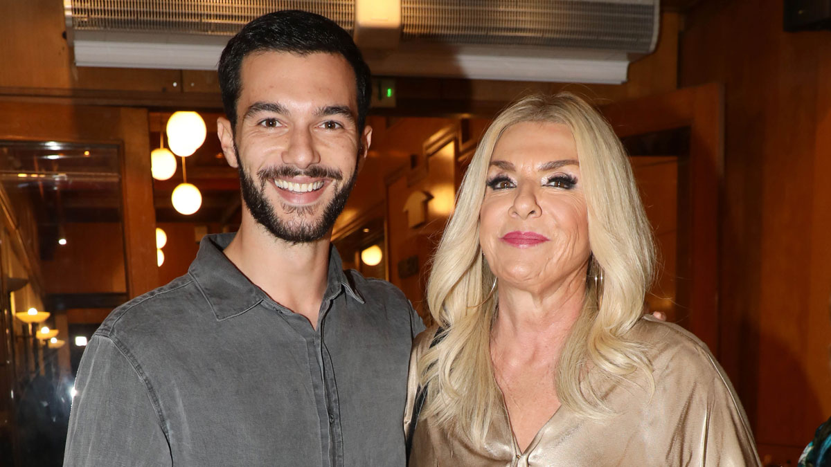 Δάφνη Μπόκοτα: Σπάνια βραδινή εμφάνιση με το γιο της, Νίκο Κοσώνα – Φωτογραφίες