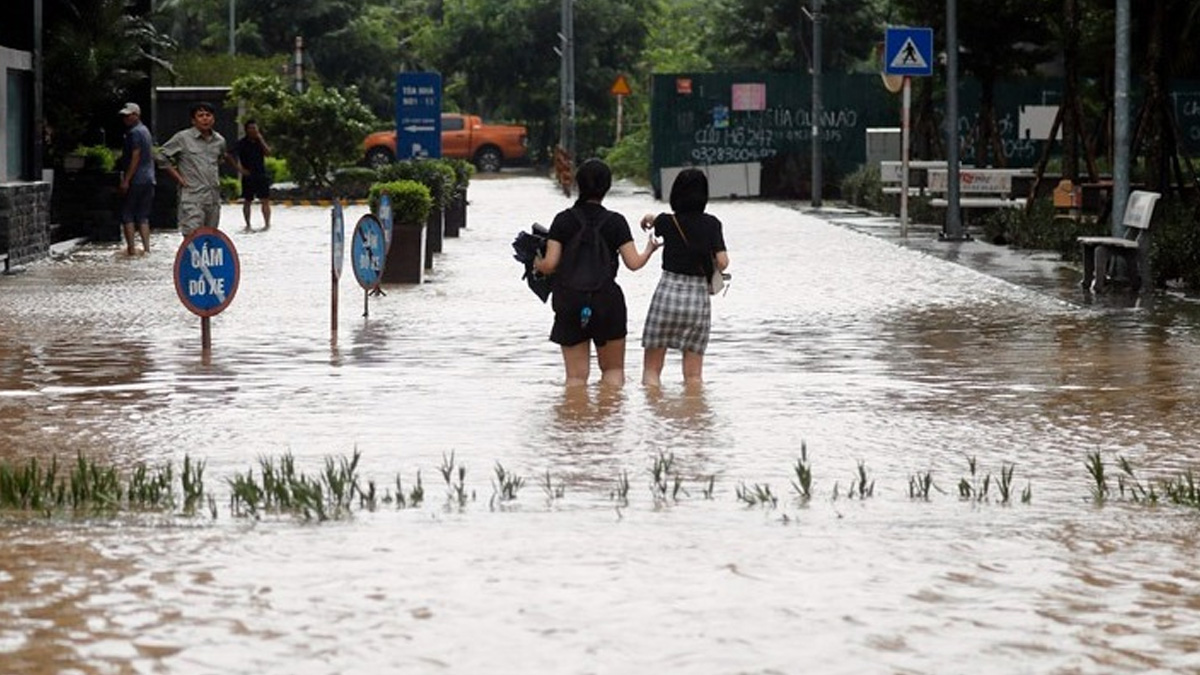 Βιετνάμ: Στους 13 οι νεκροί από τις πλημμύρες