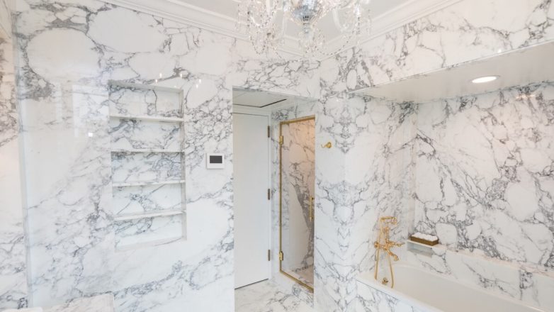 Ο Τραμπ αποκάλυψε το ανακαινισμένο μπάνιο του υπνοδωματίου Λίνκολν