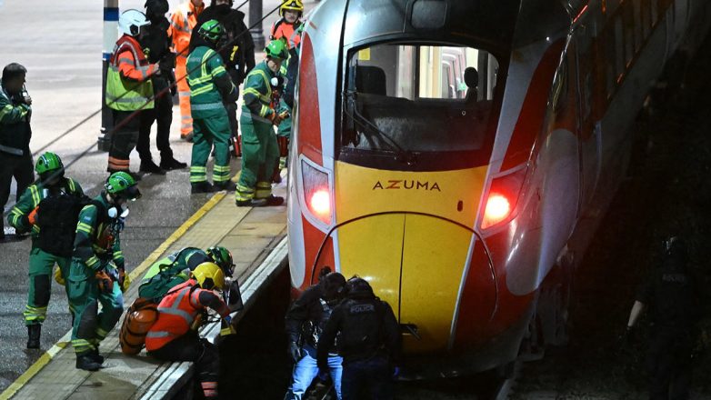 Βρετανία: Τρόμος μετά από μαζική επίθεση με μαχαίρι σε τρένο προς Χάντινγκτον Βρετανία: Τρόμος μετά από μαζική επίθεση με μαχαίρι σε τρένο προς Χάντινγκτον