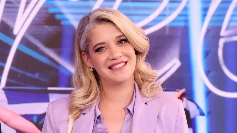 Τζένη Θεωνά: Ποζάρει με τον νεογέννητο γιο της στην αγκαλιά της – Δείτε το τρυφερό στιγμιότυπο Τζένη Θεωνά: Ποζάρει με τον νεογέννητο γιο της στην αγκαλιά της – Δείτε το τρυφερό στιγμιότυπο