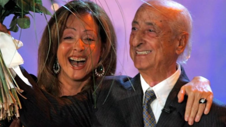 Βίκυ Λέανδρος: Πέθανε ο πατέρας της σε ηλικία 102 ετών – Ήταν ο πρώτος ερμηνευτής του ύμνου του Παναθηναϊκού Βίκυ Λέανδρος: Πέθανε ο πατέρας της σε ηλικία 102 ετών – Ήταν ο πρώτος ερμηνευτής του ύμνου του Παναθηναϊκού