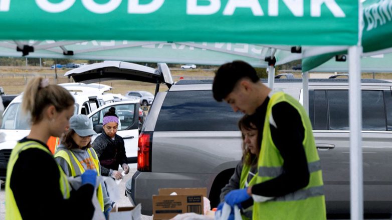 Η κυβέρνηση Τραμπ οφείλει να καταβάλει τα επιδόματα τροφίμων εντός ημερών, λέει δικαστής