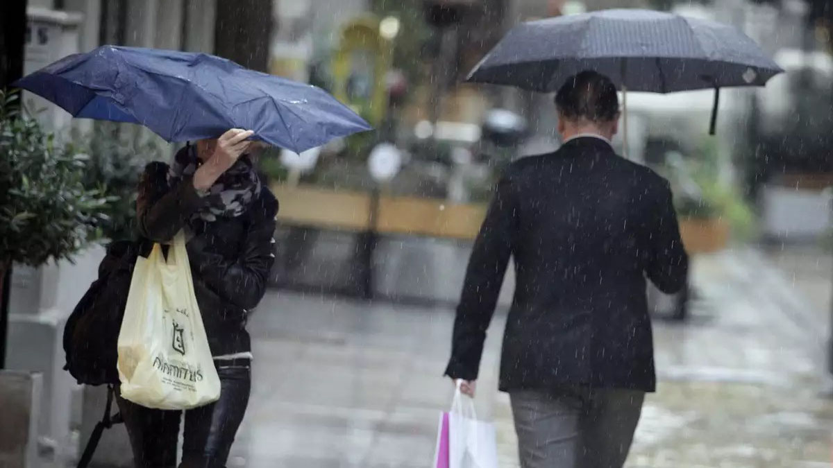 Καιρός: Καταιγίδες και βροχές σήμερα Κυριακή