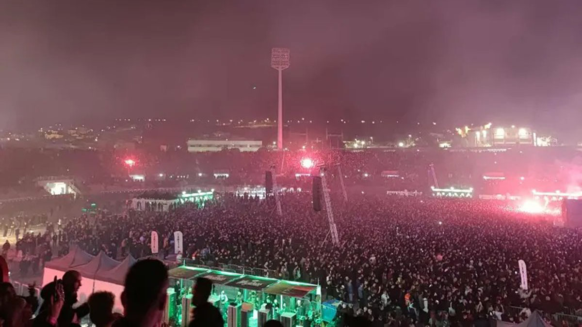 ΛΕΞ: Πάνω από 40 χιλιάδες κόσμος στη συναυλία του στο Καυταντζόγλειο