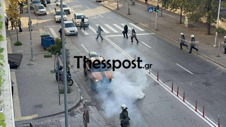 Ένταση και επεισόδια στη δίκη για τη δολοφονία του Άλκη Καμπανού