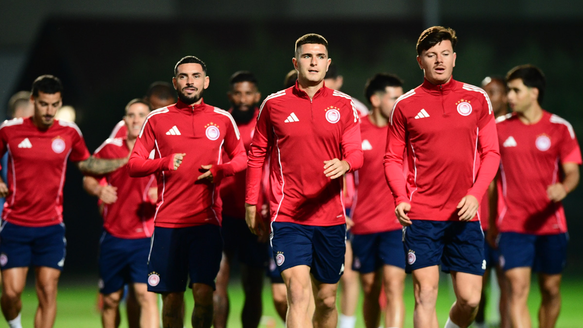 Η αποστολή του Ολυμπιακού για τον κρίσιμο αγώνα με την Αϊντχόφεν