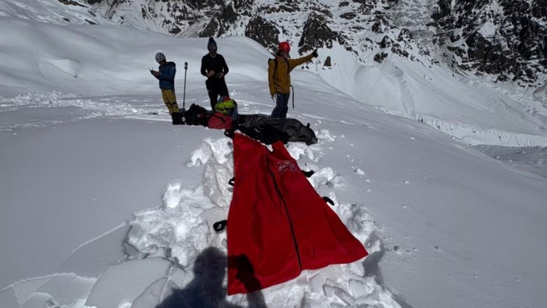 Νεπάλ: Εννέα νεκροί από χιονοστιβάδα και χιονοθύελλα Νεπάλ: Εννέα νεκροί από χιονοστιβάδα και χιονοθύελλα