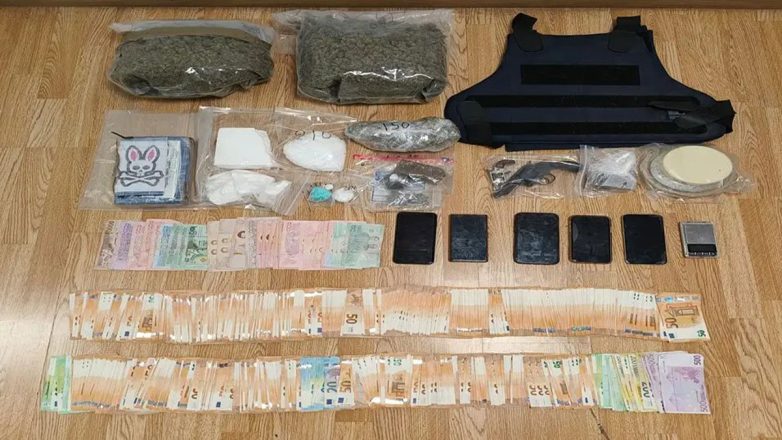 Τρεις συλλήψεις για κύκλωμα ναρκωτικών στον Πειραιά Τρεις συλλήψεις για κύκλωμα ναρκωτικών στον Πειραιά