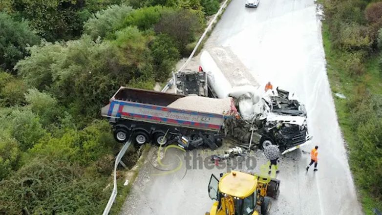Ηγουμενίτσα: Μετωπική σύγκρουση δυο φορτηγών