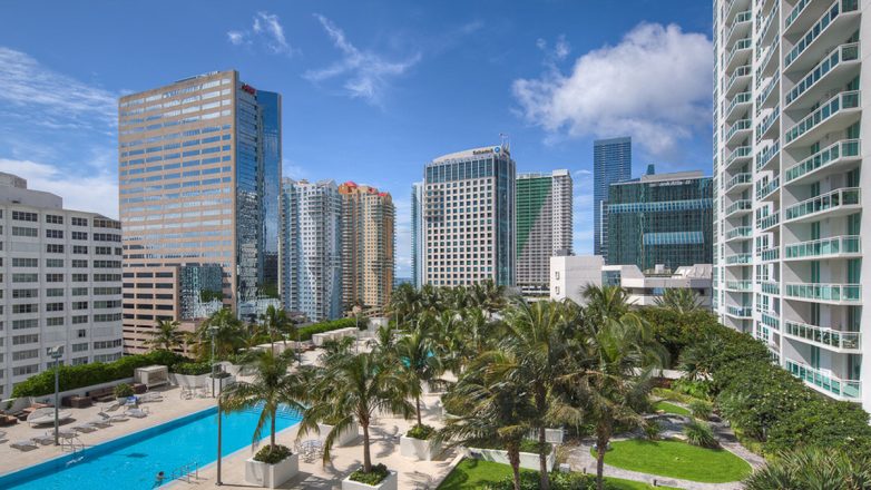 ΗΠΑ: Εφετείο έκρινε ότι η Φλόριντα μπορεί να απαγορεύσει σε Κινέζους πολίτες να αγοράζουν ακίνητα και γη