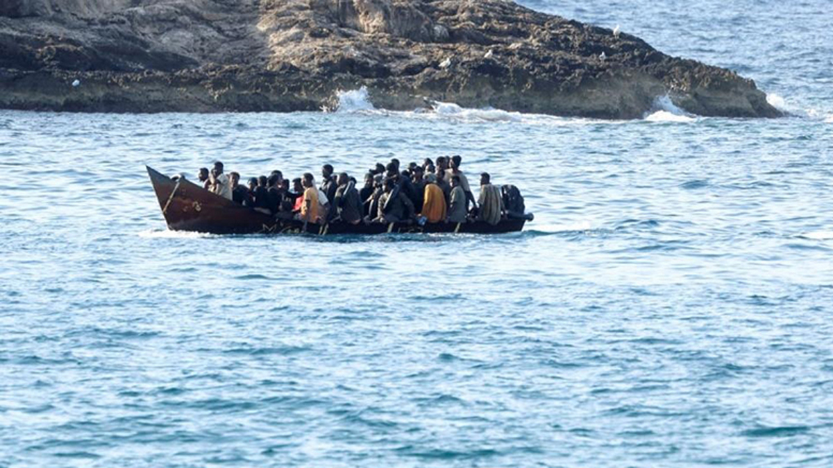 Επιχείρηση διάσωσης 35 μεταναστών νότια των Καλών Λιμένων