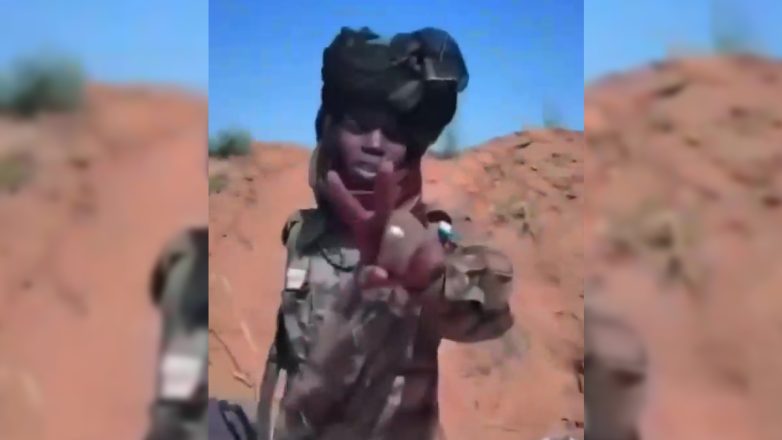 Η στιγμή που ένοπλος στρατιώτης στο Σουδάν κάνει το σήμα της νίκης στην κάμερα και σκοτώνει άοπλο