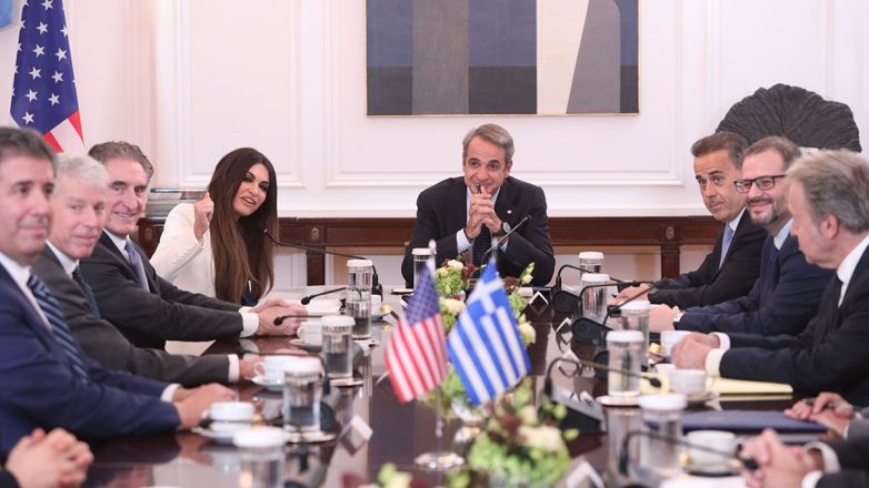 Συνάντηση Μητσοτάκη με τους υπουργούς Εσωτερικών και Ενέργειας των ΗΠΑ Συνάντηση Μητσοτάκη με τους υπουργούς Εσωτερικών και Ενέργειας των ΗΠΑ