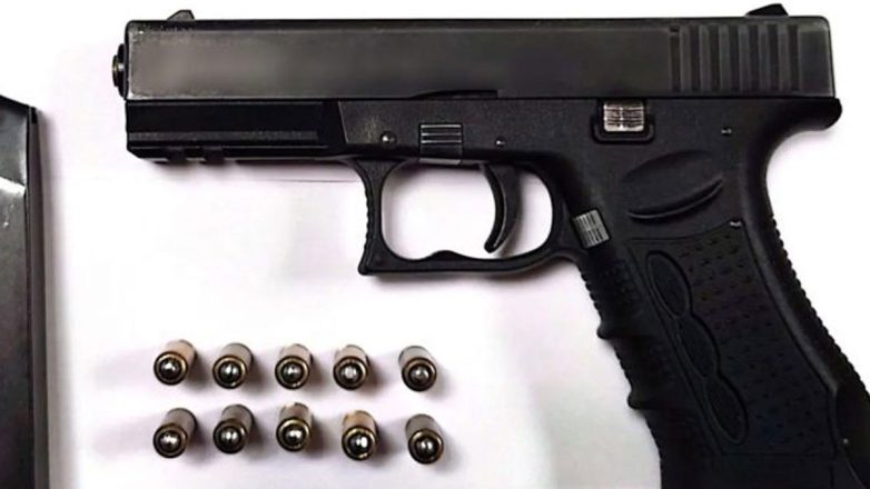 Θεσσαλονίκη: Νεκρός εντοπίστηκε σε διαμέρισμα 26χρονος από την Αλβανία με σφαίρα στο κεφάλι Θεσσαλονίκη: Νεκρός εντοπίστηκε σε διαμέρισμα 26χρονος από την Αλβανία με σφαίρα στο κεφάλι