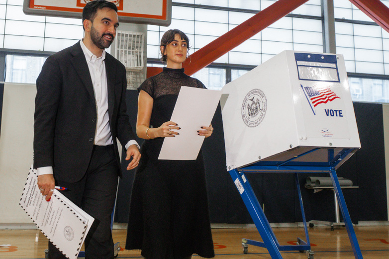 Ο Δημοκρατικός Ζοχράν Μαμντάνι εκλέγεται δήμαρχος της Νέας Υόρκης