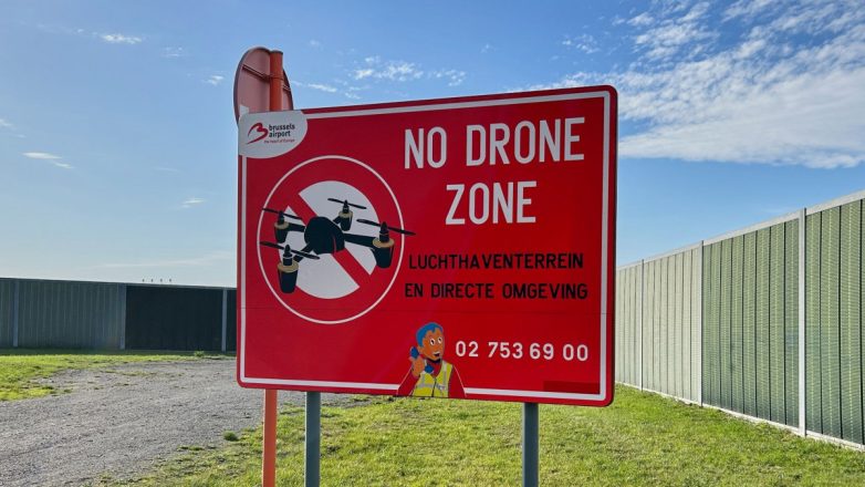 Πανικός στο Βέλγιο: Εισβολές drones παραλύουν αεροδρόμια Πανικός στο Βέλγιο: Εισβολές drones παραλύουν αεροδρόμια