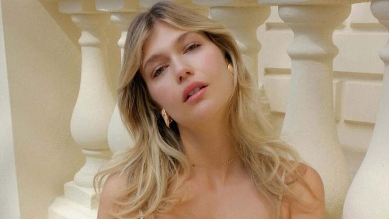 Κλέλια Ανδριολάτου: Σπάνια κοινή εμφάνιση με την κούκλα μητέρα της, Βίκυ Αρχοντουλάκη στο γήπεδο – Φωτογραφία Κλέλια Ανδριολάτου: Σπάνια κοινή εμφάνιση με την κούκλα μητέρα της, Βίκυ Αρχοντουλάκη στο γήπεδο – Φωτογραφία