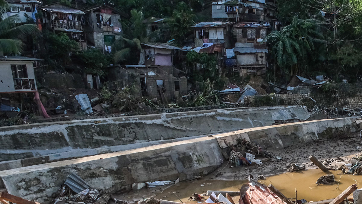 Φιλιππίνες: Εικόνες καταστροφής από τον τυφώνα Καλμάγκι