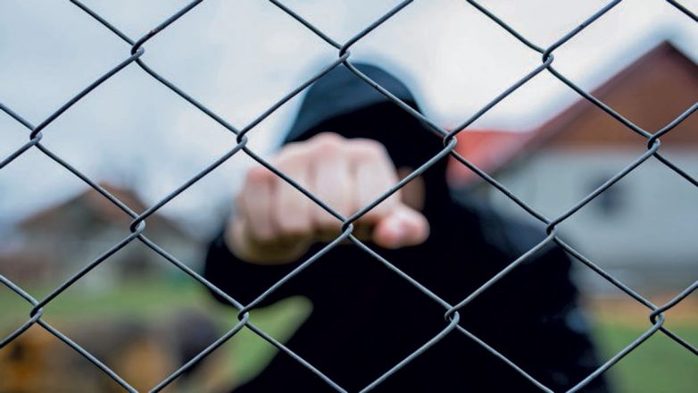 Λάρισα: Άγριος ξυλοδαρμός και απαγωγή 16χρονου