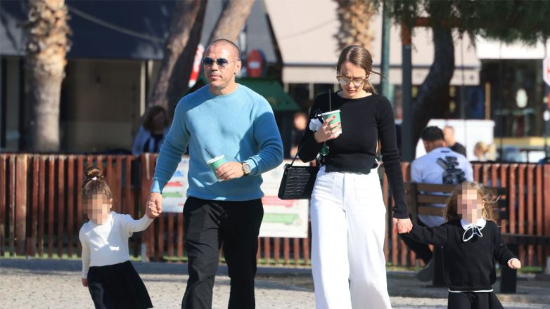 Μιχάλης Ζαμπίδης: Οικογενειακή βόλτα με τη σύζυγό του και τις δίδυμες κόρες τους στα νότια προάστια – Φωτογραφίες Μιχάλης Ζαμπίδης: Οικογενειακή βόλτα με τη σύζυγό του και τις δίδυμες κόρες τους στα νότια προάστια – Φωτογραφίες