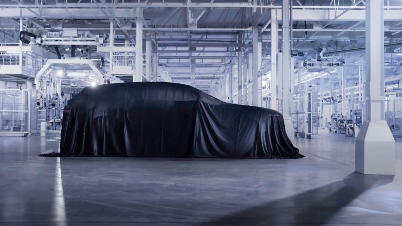 Η Bentley διαφημίζει το πρώτο της EV και παράλληλα ανακοινώνει πως θα … επενδύσει στη βενζίνη 