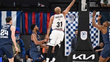 Νίκη-θρίλερ για την Αρμάνι στην Πόλη, επικράτησε με 97-93 της Εφές στη 2η παράταση!