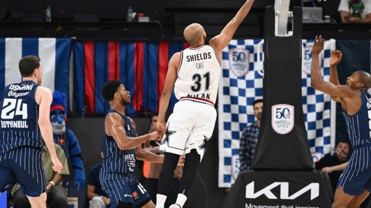 Νίκη-θρίλερ για την Αρμάνι στην Πόλη, επικράτησε με 97-93 της Εφές στη 2η παράταση!