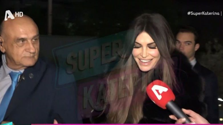 Η Κίμπερλι Γκίλφοϊλ στο εστιατόριο του μουσείου της Ακρόπολης – «Απολαμβάνω το ελληνικό φαγητό»