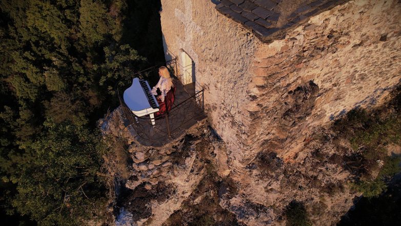 Στον Όλυμπο το «ιπτάμενο» πιάνο της Έλενας Ξυδιά Στον Όλυμπο το «ιπτάμενο» πιάνο της Έλενας Ξυδιά