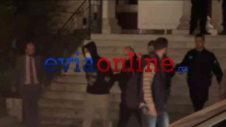 Στη φυλακή οδηγούνται οι 4 οπαδοί του Ολυμπιακού για τη δολοφονία του 20χρονου Μάριου Στη φυλακή οδηγούνται οι 4 οπαδοί του Ολυμπιακού για τη δολοφονία του 20χρονου Μάριου