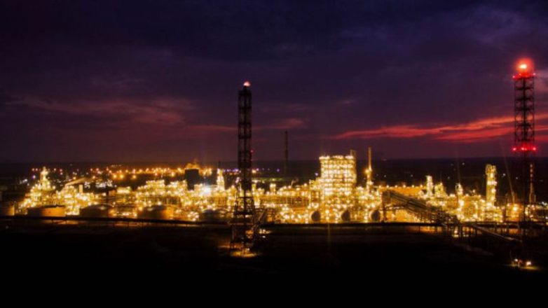 H Βουλγαρία υιοθετεί νόμο για να πάρει τον έλεγχο του διυλιστηρίου της Lukoil στο Μπουργκάς H Βουλγαρία υιοθετεί νόμο για να πάρει τον έλεγχο του διυλιστηρίου της Lukoil στο Μπουργκάς