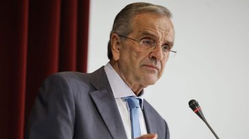 «Υβρίδιο σημιτικού ΠΑΣΟΚ με μπλε χρώμα η Νέα Δημοκρατία»