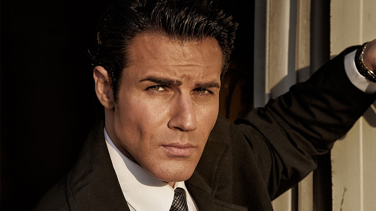 Πέτρος Ιακωβίδης – Γιορτάζει 10 χρόνια επιτυχημένης πορείας με νέο album και μία κατάθεση ψυχής