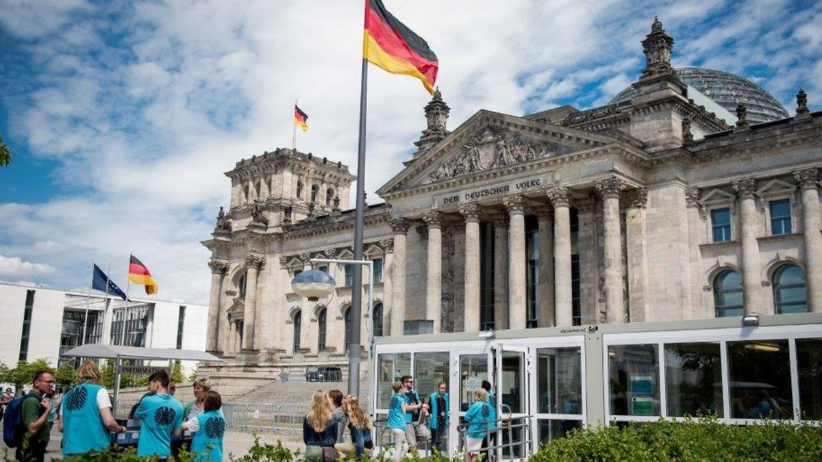 Γερμανία: Εξοπλιστικά συστήματα αξίας άνω των 3 δισ. ευρώ αποφασίζει η Βουλή