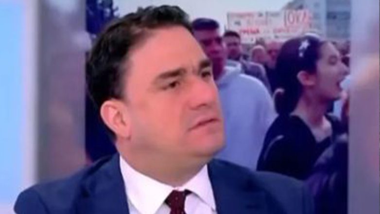 Κ. Τσουκαλάς: «Ελπίζουμε ο Πρωθυπουργός να μας ενημερώσει γιατί δεν ήρθε στη Βουλή να υπερασπιστεί τα μέτρα που εξήγγειλε στη ΔΕΘ και γιατί δεν πήγε στο συνέδριο της ΚΕΔΕ»