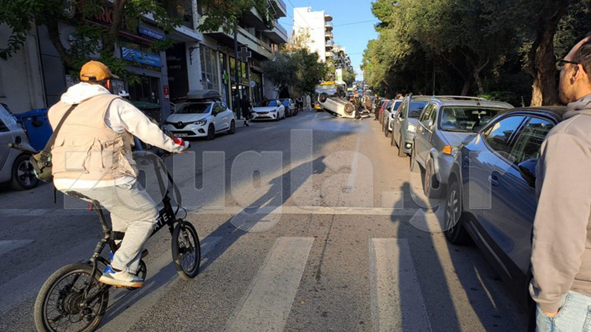 Παγκράτι: Τροχαίο με ανατροπή οχήματος