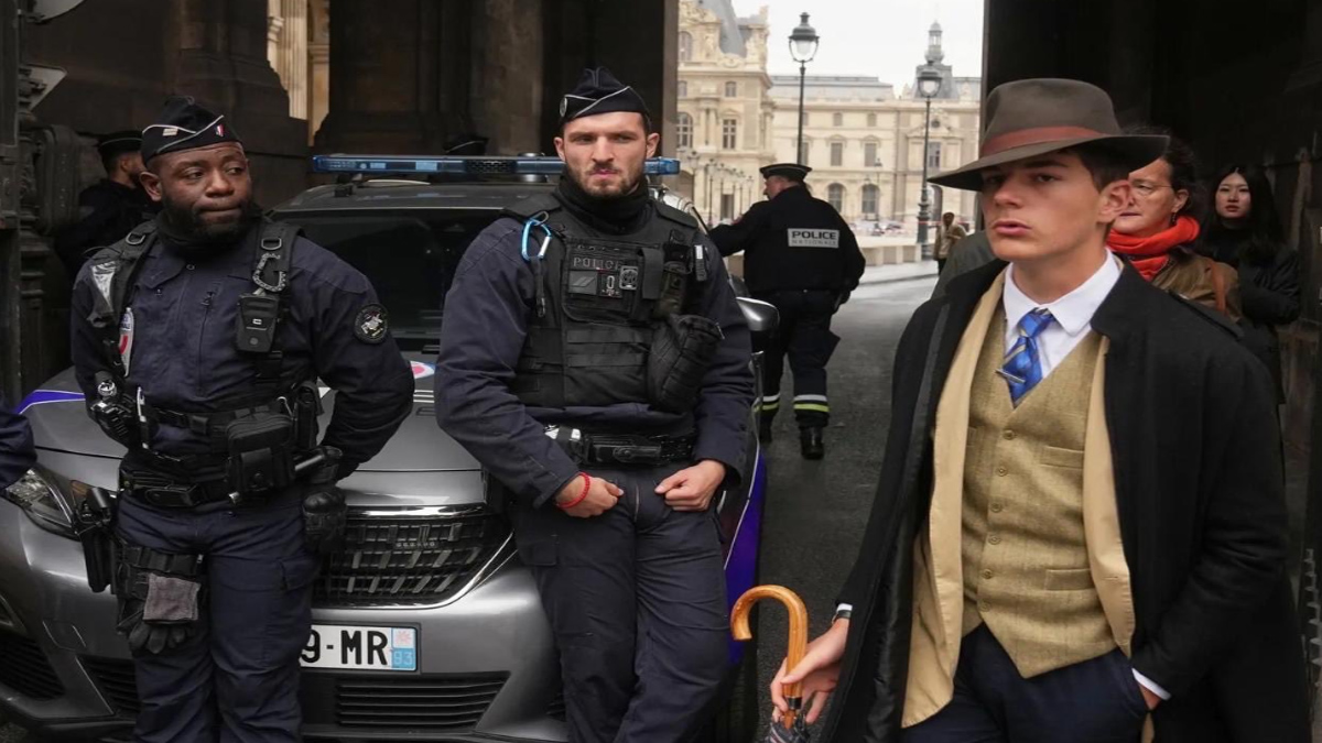 Ληστεία στο Λούβρο: Αποκαλύφθηκε η ταυτότητα του μυστηριώδους «ντετέκτιβ»