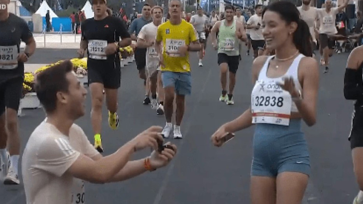 Μαραθώνιος Αθήνας: Πρόταση γάμου στον τερματισμό των 10 χλμ. στο Παναθηναϊκό Στάδιο